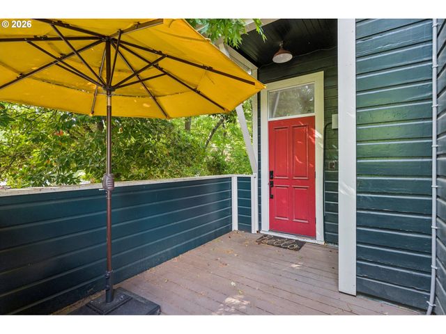 1708 Sw COLUMBIA St, Portland, OR 97201