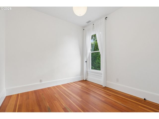 1708 Sw COLUMBIA St, Portland, OR 97201