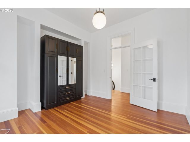 1708 Sw COLUMBIA St, Portland, OR 97201