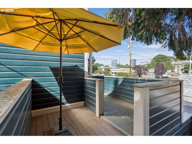 1708 Sw COLUMBIA St, Portland, OR 97201
