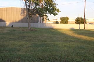 512 N 1st Street, La Porte, TX 77571