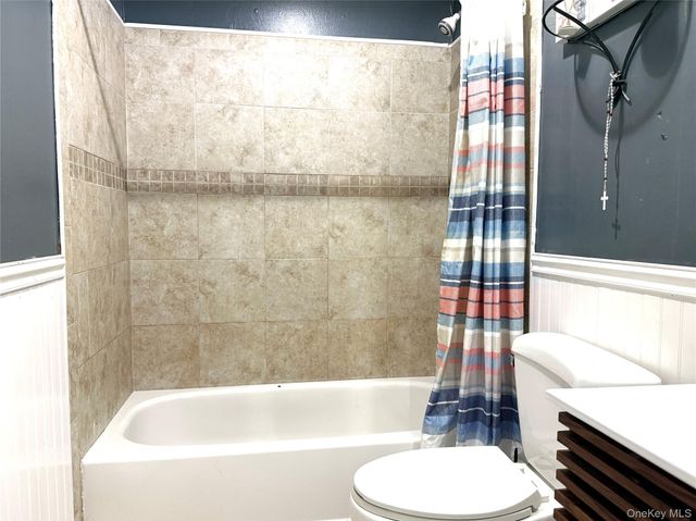 4 Manor Hills Drive, Manorville, NY 11949