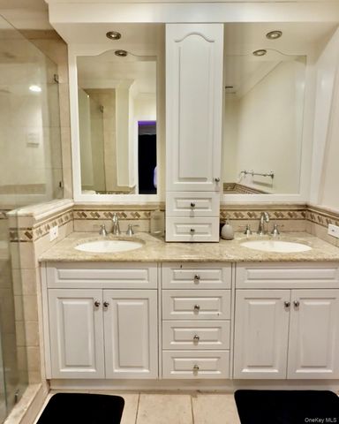 4 Manor Hills Drive, Manorville, NY 11949