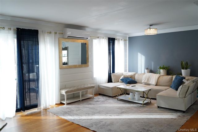 4 Manor Hills Drive, Manorville, NY 11949