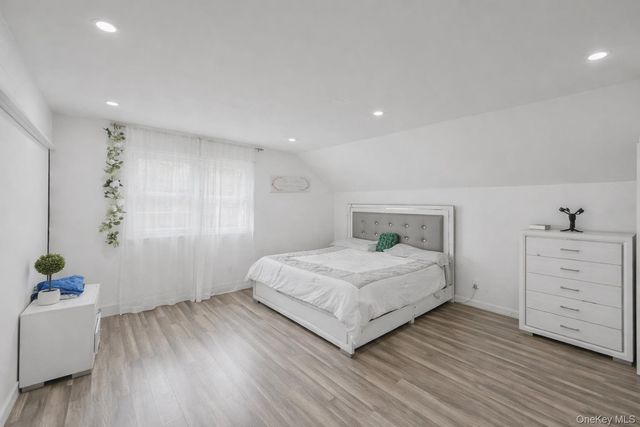 4 Manor Hills Drive, Manorville, NY 11949