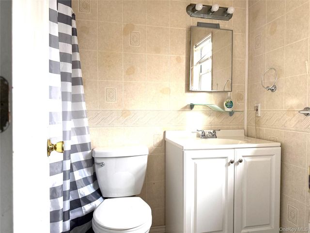 4 Manor Hills Drive, Manorville, NY 11949