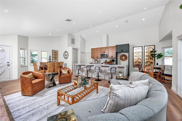 2735 CORDOVA WAY S, St Petersburg, FL 33712