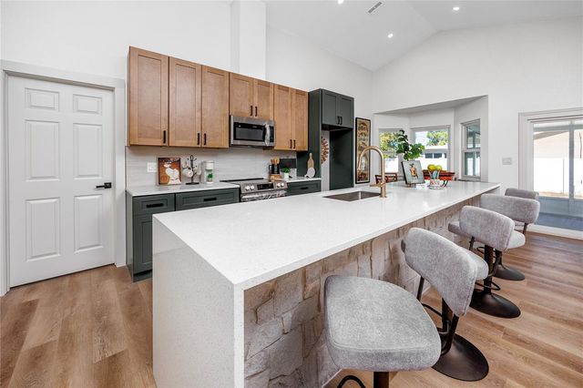 2735 CORDOVA WAY S, St Petersburg, FL 33712