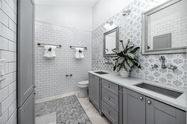 2735 CORDOVA WAY S, St Petersburg, FL 33712