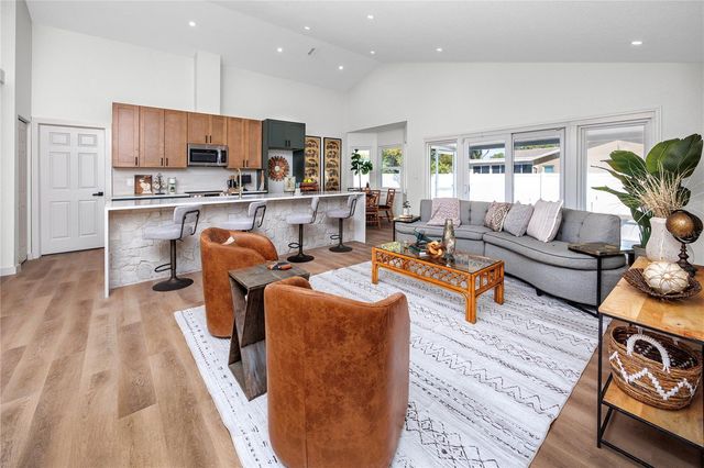 2735 CORDOVA WAY S, St Petersburg, FL 33712