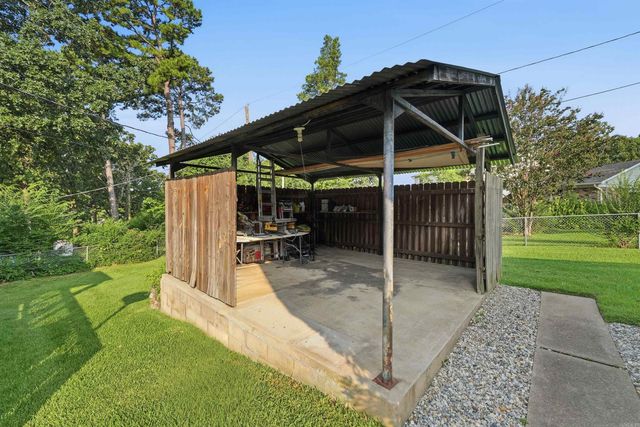 2208 Old Forge Drive, Little Rock, AR 72227
