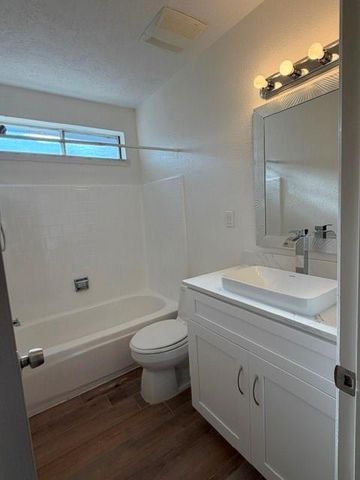 11515 W Bellfort Avenue, Houston, TX 77099