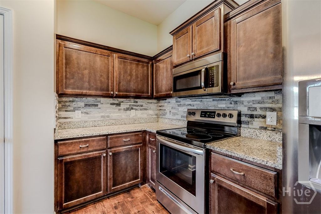 Image 12 of property listing at 117 S 3rd (Third) Street, Guyton, GA 31312