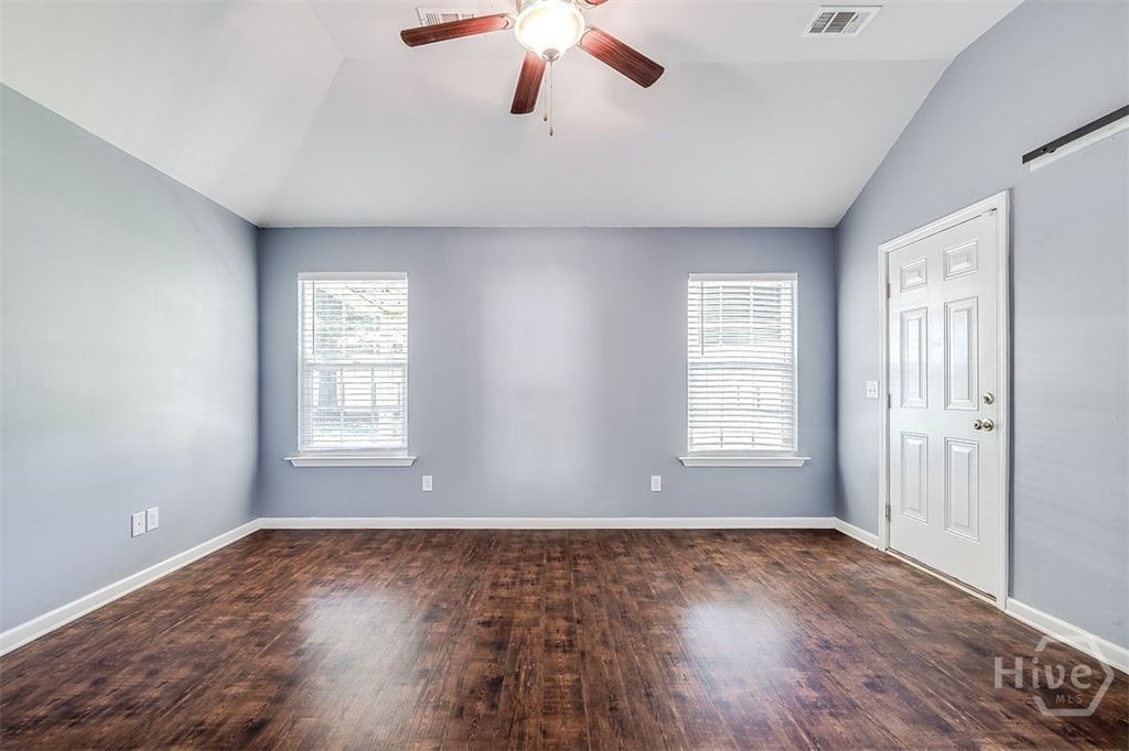 Image 16 of property listing at 117 S 3rd (Third) Street, Guyton, GA 31312