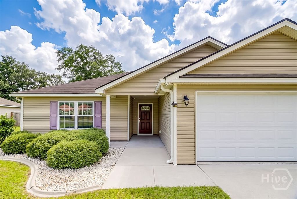 Image 3 of property listing at 117 S 3rd (Third) Street, Guyton, GA 31312