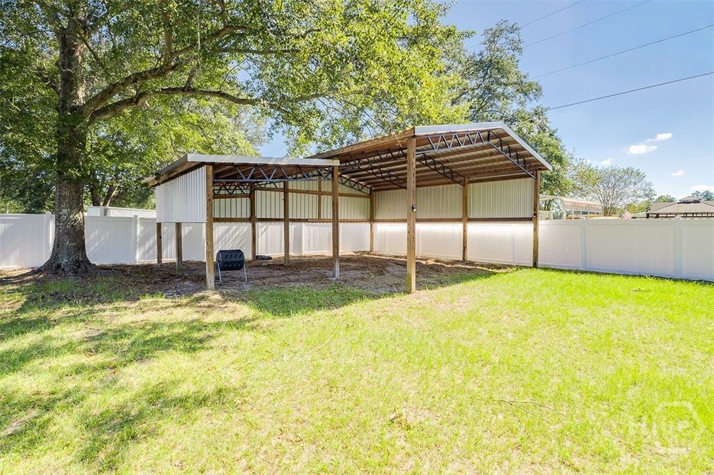 Image 33 of property listing at 117 S 3rd (Third) Street, Guyton, GA 31312