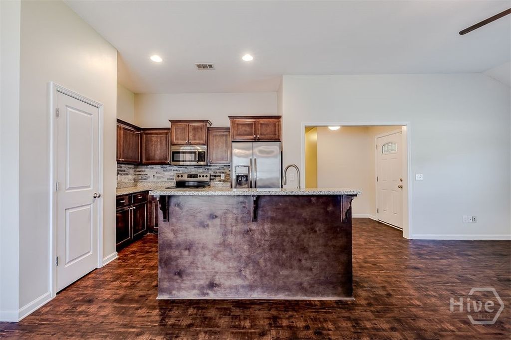 Image 9 of property listing at 117 S 3rd (Third) Street, Guyton, GA 31312