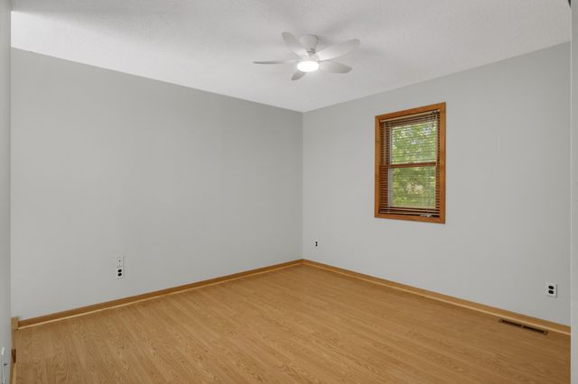 8635 Oakland Avenue S, Bloomington, MN 55420