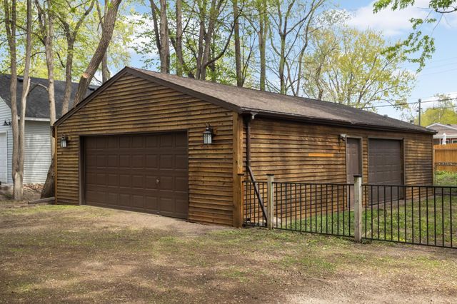8635 Oakland Avenue S, Bloomington, MN 55420