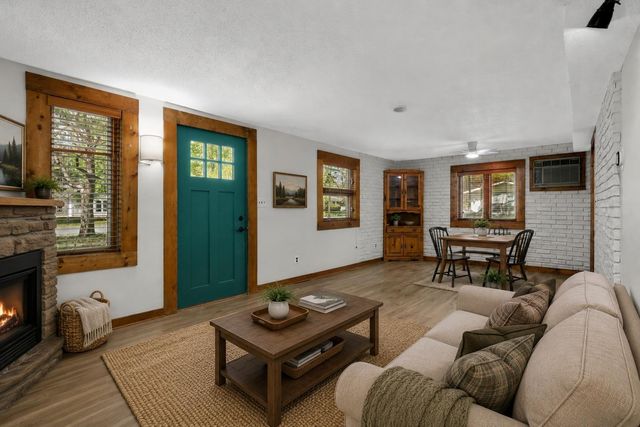 8635 Oakland Avenue S, Bloomington, MN 55420