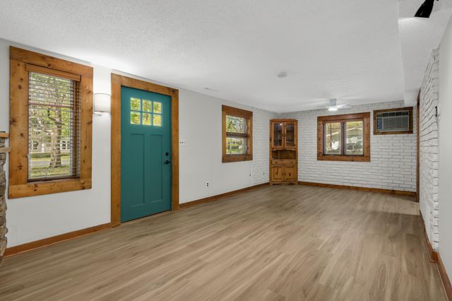 8635 Oakland Avenue S, Bloomington, MN 55420