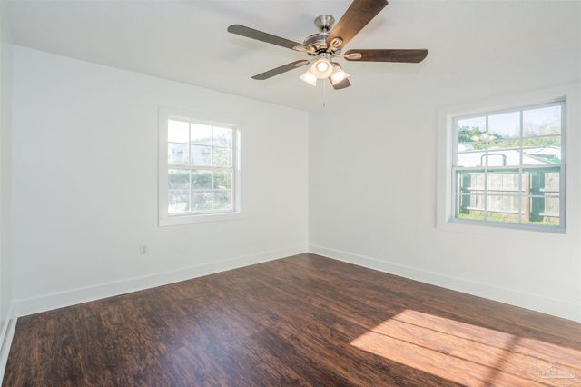 132 Elm St, Pensacola, FL 32506