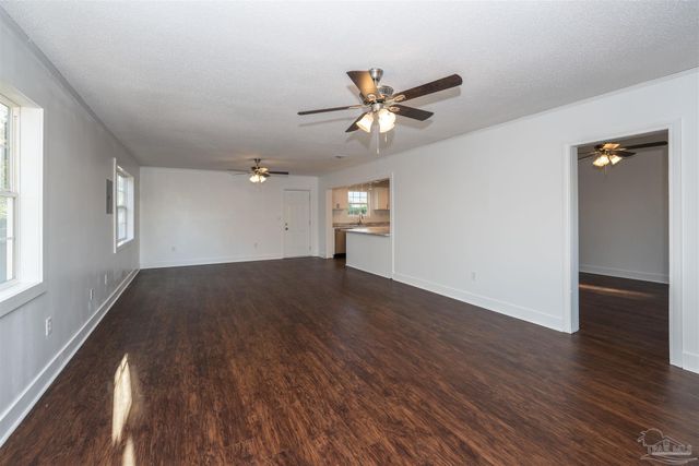 132 Elm St, Pensacola, FL 32506