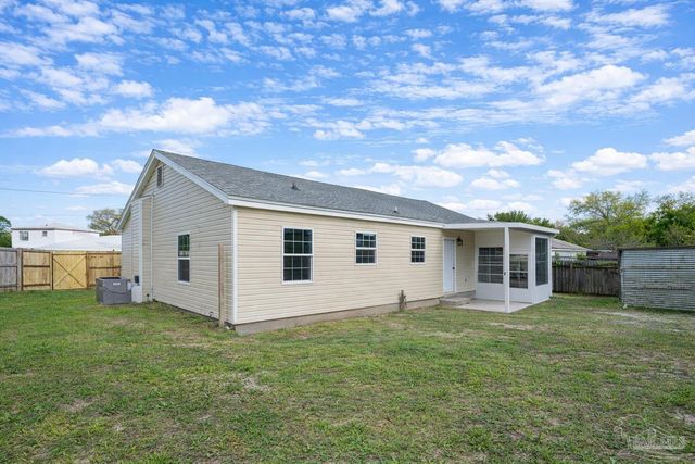 132 Elm St, Pensacola, FL 32506