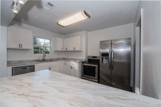 132 Elm St, Pensacola, FL 32506