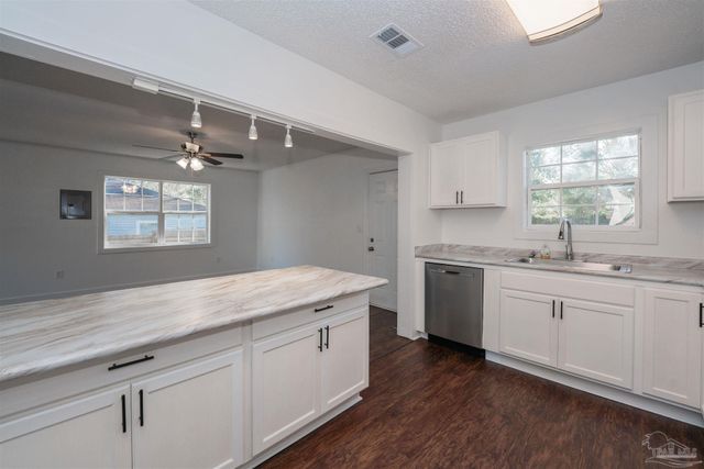 132 Elm St, Pensacola, FL 32506