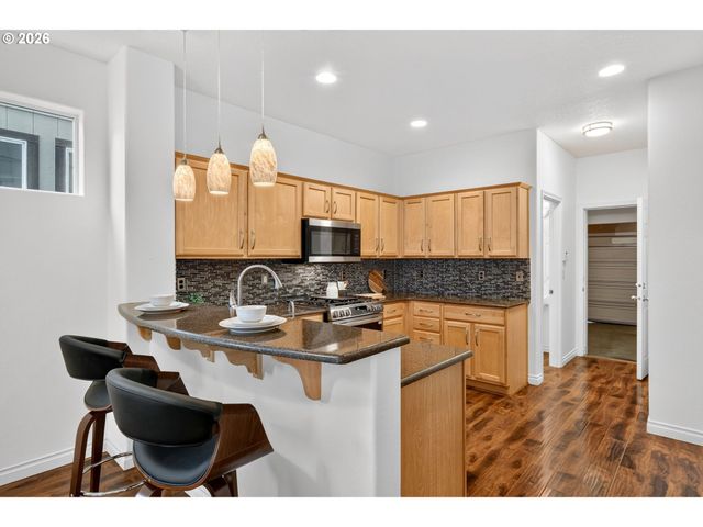 1811 Se LITTLEGEM St, Hillsboro, OR 97123
