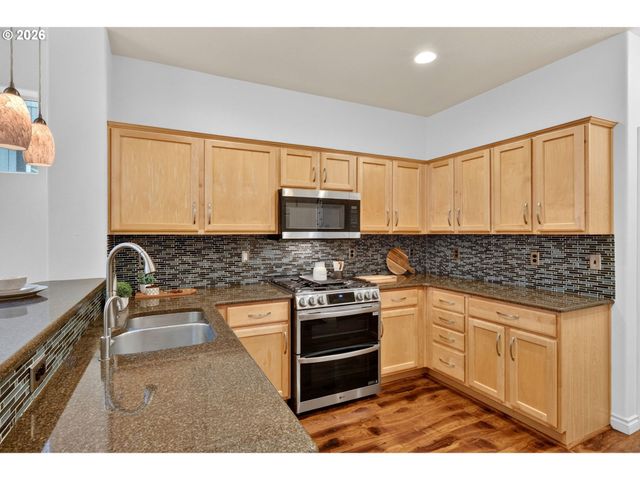 1811 Se LITTLEGEM St, Hillsboro, OR 97123