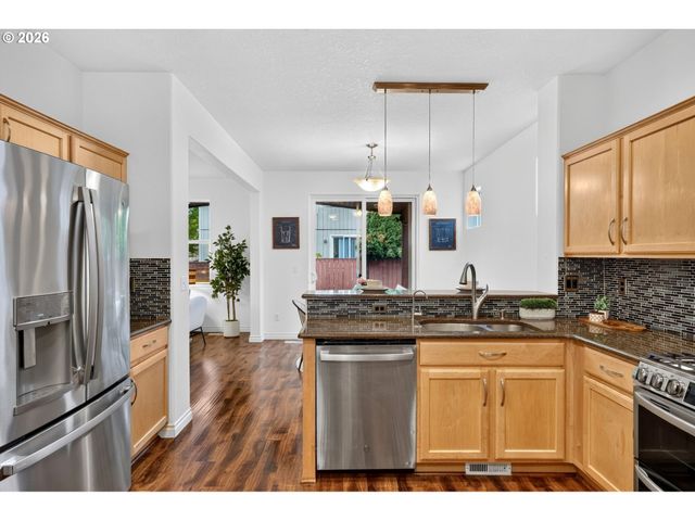 1811 Se LITTLEGEM St, Hillsboro, OR 97123