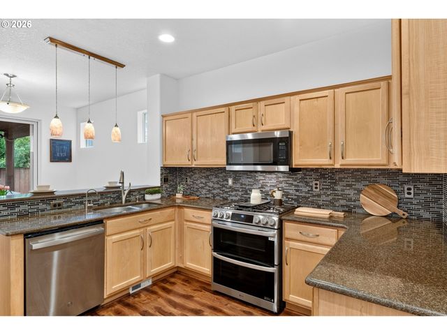 1811 Se LITTLEGEM St, Hillsboro, OR 97123