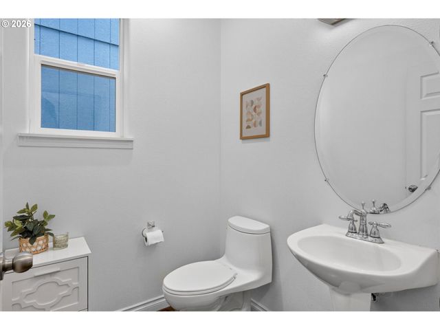 1811 Se LITTLEGEM St, Hillsboro, OR 97123