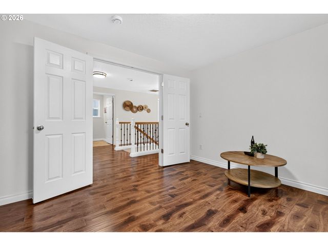 1811 Se LITTLEGEM St, Hillsboro, OR 97123