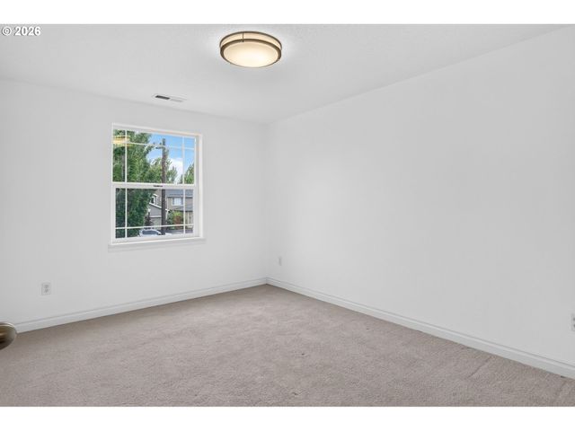 1811 Se LITTLEGEM St, Hillsboro, OR 97123