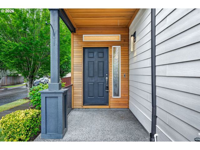 1811 Se LITTLEGEM St, Hillsboro, OR 97123