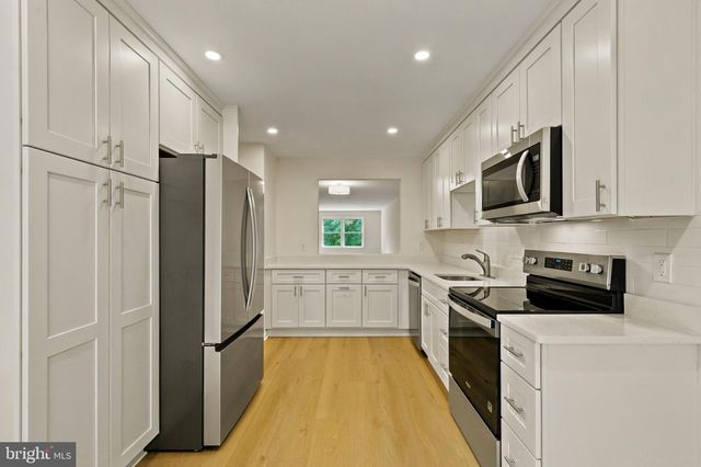 7937 VALLEYFIELD DR, Springfield, VA 22153