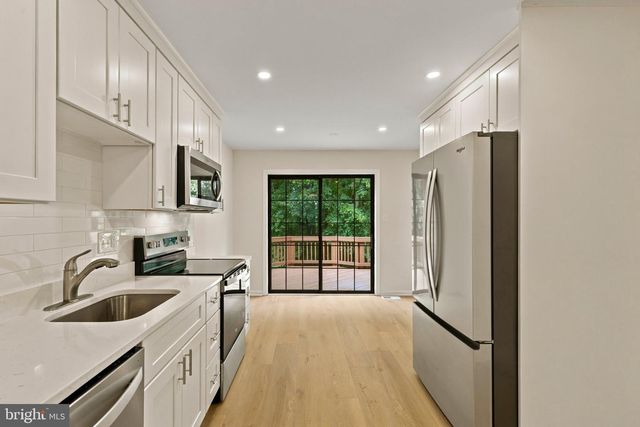 7937 VALLEYFIELD DR, Springfield, VA 22153