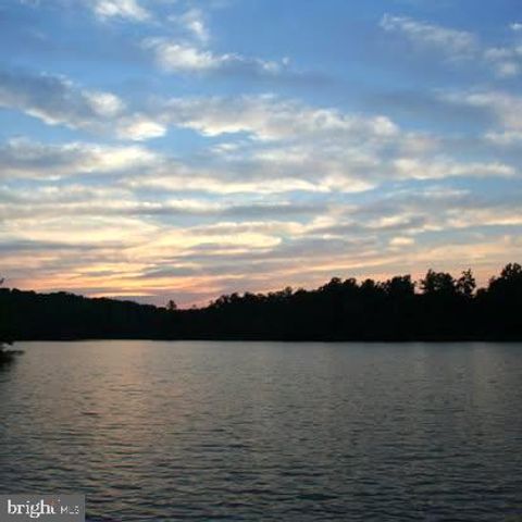 7937 VALLEYFIELD DR, Springfield, VA 22153