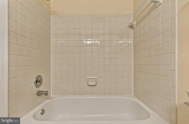 7937 VALLEYFIELD DR, Springfield, VA 22153