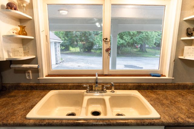 701 W LEE ST, Moberly, MO 65270