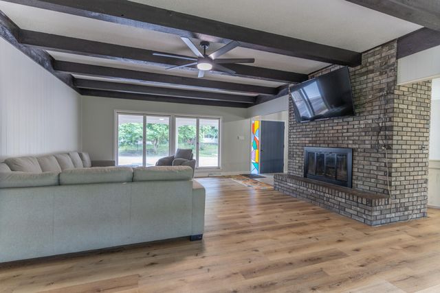 701 W LEE ST, Moberly, MO 65270