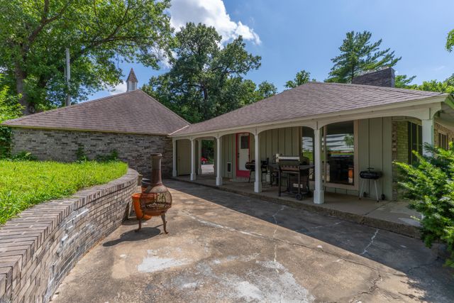 701 W LEE ST, Moberly, MO 65270