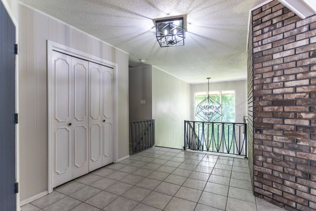 701 W LEE ST, Moberly, MO 65270
