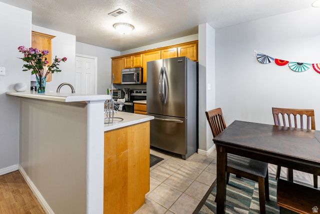 3878 W SAGE WILLOW DR, South Jordan, UT 84009