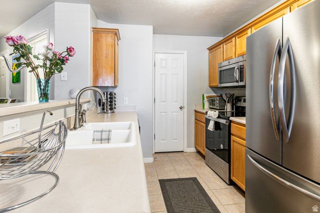 3878 W SAGE WILLOW DR, South Jordan, UT 84009