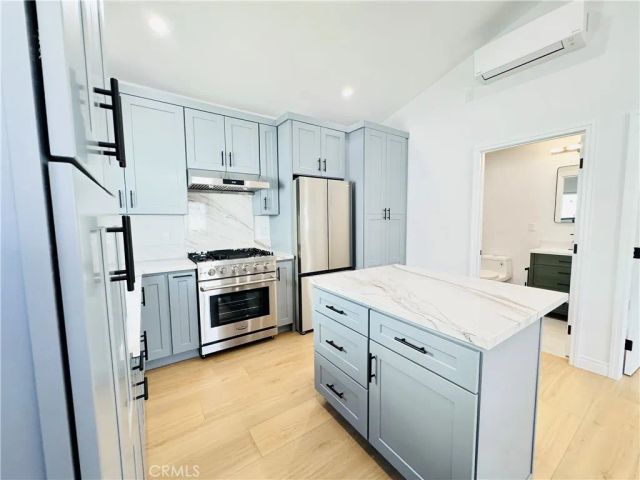 7742 Vassar Avenue, Canoga Park, CA 91304
