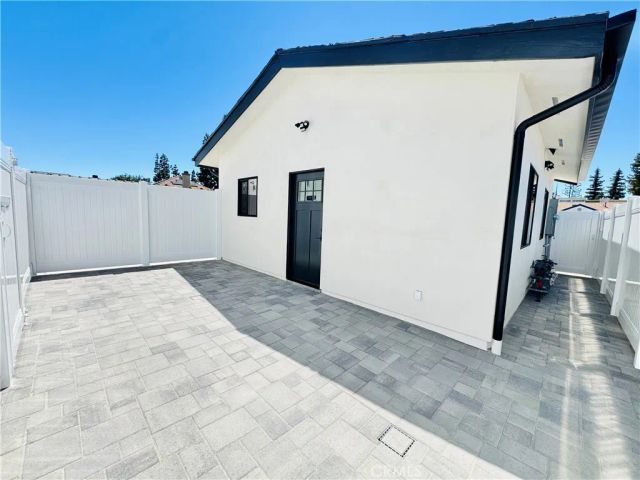 7742 Vassar Avenue, Canoga Park, CA 91304